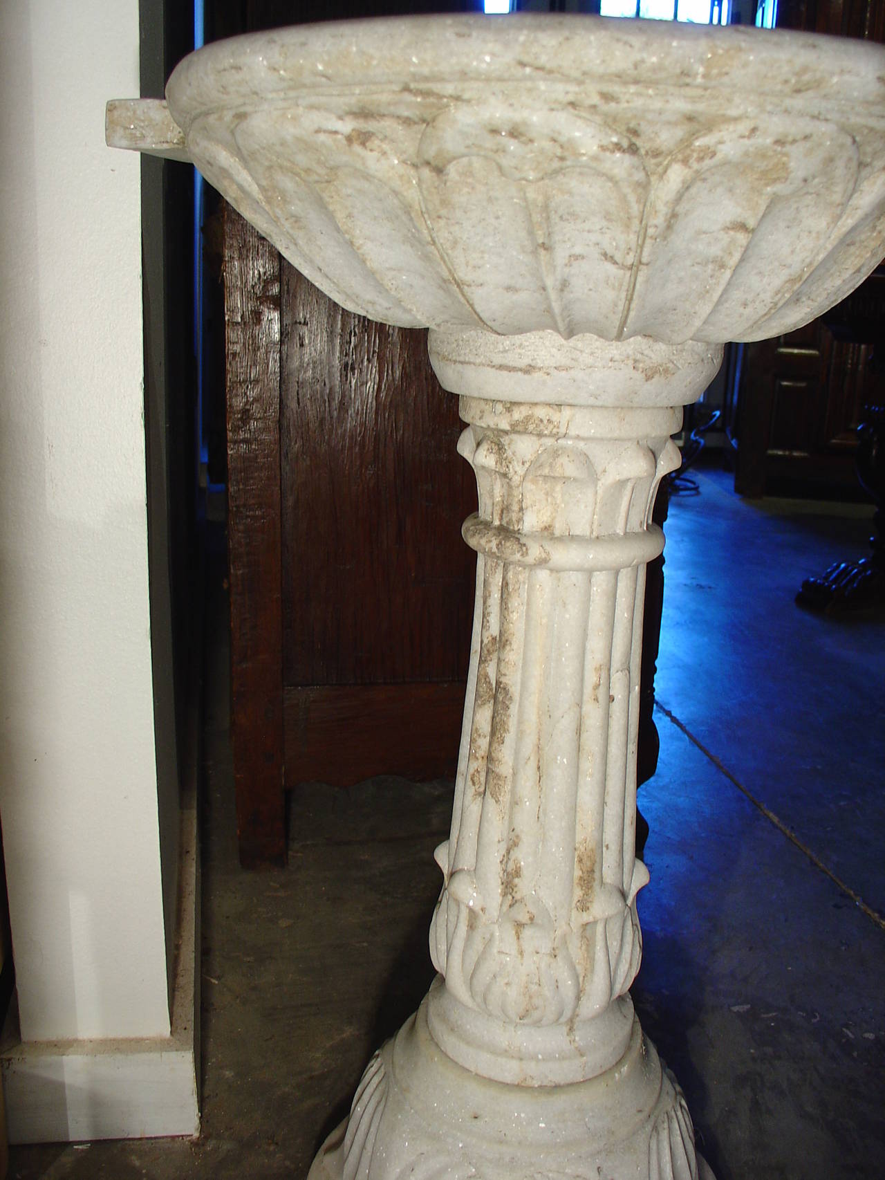 Antique Marble Pedestal Sink from France, Circa 1900 In Good Condition In Dallas, TX