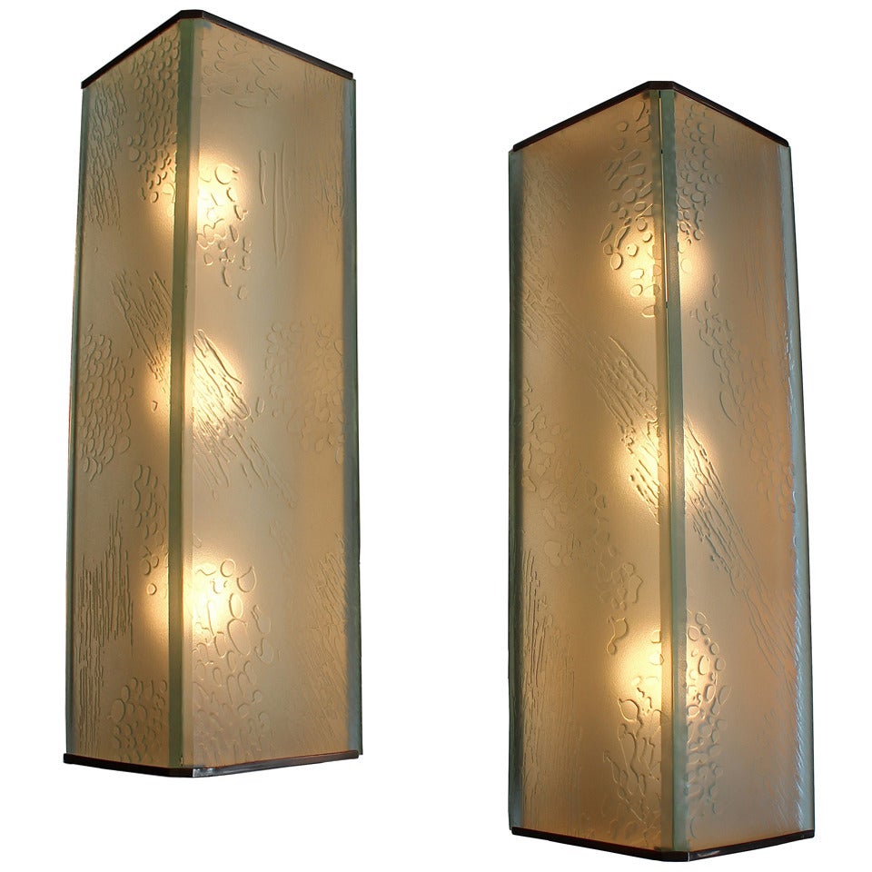 Rare Pair of Wall Lights by Max Ingrand for Fontana Arte For Sale