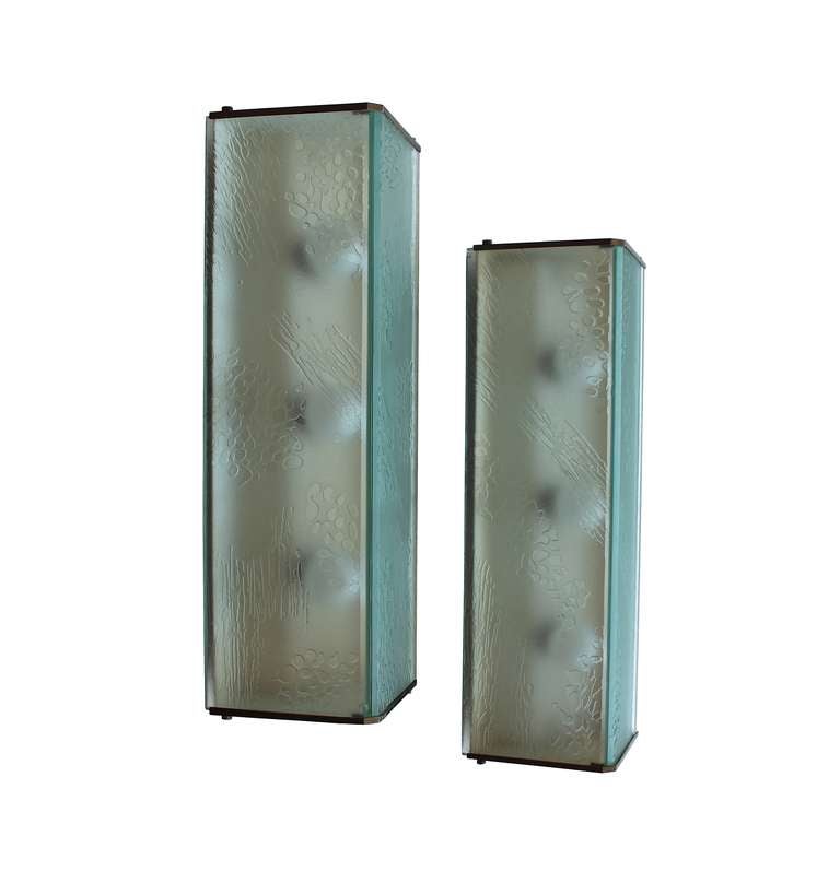 Glass Rare Pair of Wall Lights by Max Ingrand for Fontana Arte For Sale