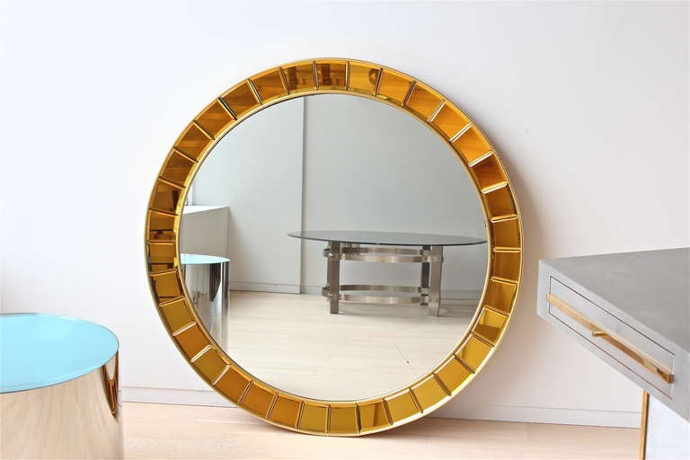 Circular Mirror by Cristal Arte In Excellent Condition In London, GB