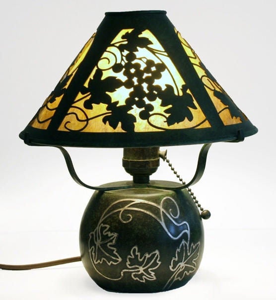 Heintz Art Metal Grapes Lamp