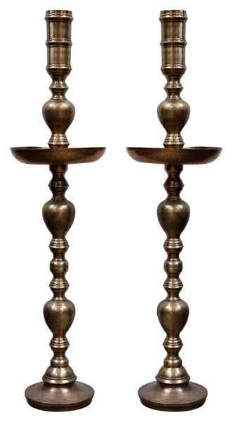 Mid Century vintage Moorish Revival engraved brass candle-stand.
2 pairs are available in that size, more sizes available in the store, please stop by.

Moorish, Spanish, Arabian, Islamic, Arabian,African, Middle Eastern, Egyptian,Turkish, Syrian