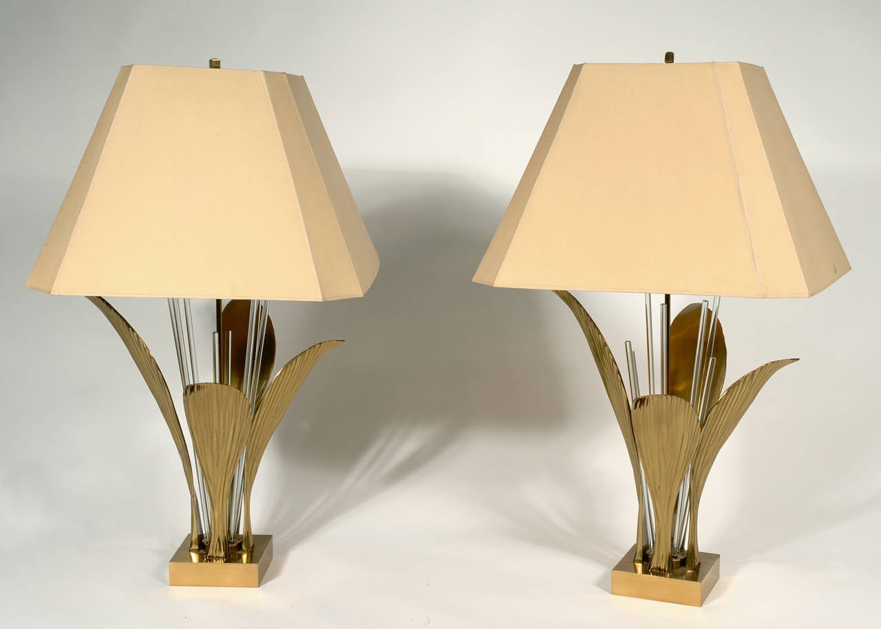 Mid-Century Modern Pair of Lamps by Willy Daro Bronze Leaf and Glass For Sale