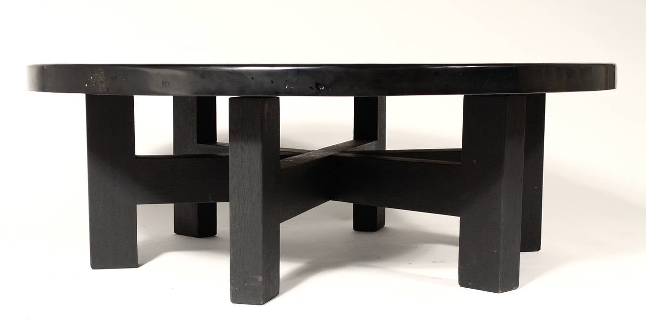 Table basse circulaire en résine noire et malachite de F. Dresse Excellent état - En vente à New York, NY