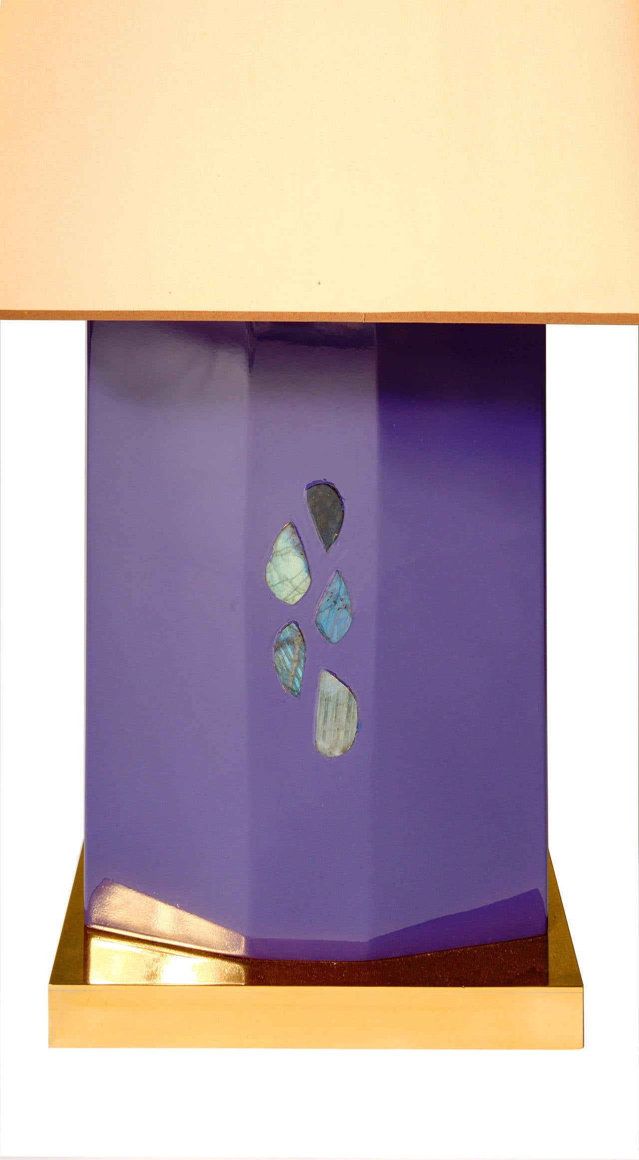 Fin du 20e siècle Paire de lampes en résine violette incrustée de labradorite en vente
