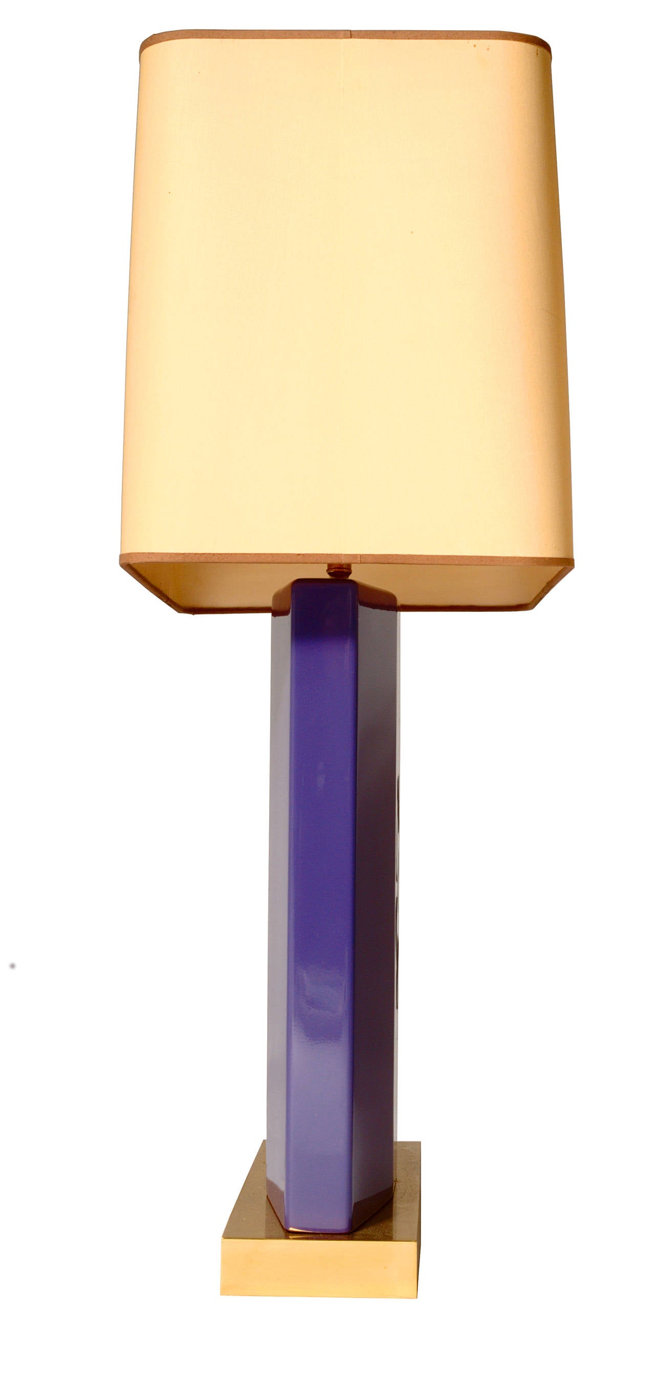 Paire de lampes en résine violette incrustée de labradorite Excellent état - En vente à New York, NY