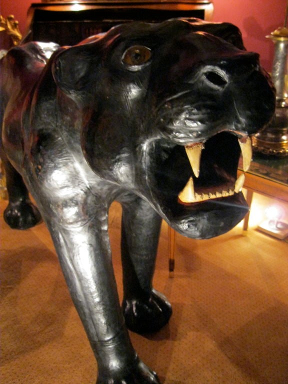 Panther In Good Condition For Sale In Paris, FR