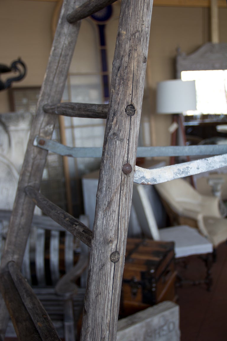 Vintage English Orchard Ladder In Good Condition In Calgary, Alberta