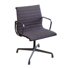 Aluminum Group Office Chair By Charles & Ray Eames