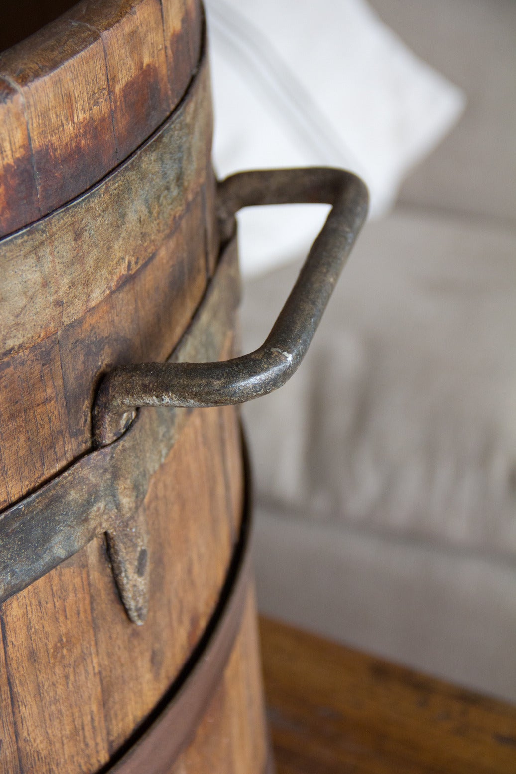 Antique French Wine Harvesting Barrel In Good Condition In Calgary, Alberta