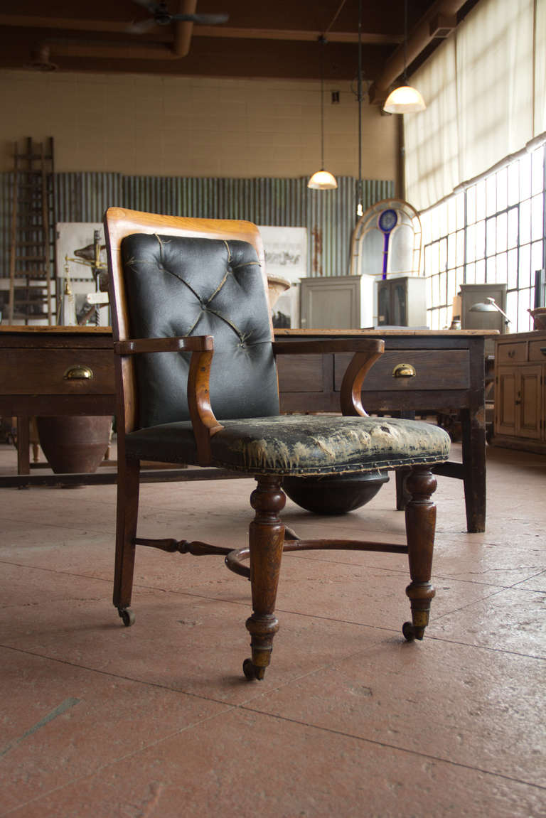 British Rare English Queen Anne-Style Gentleman's Chair