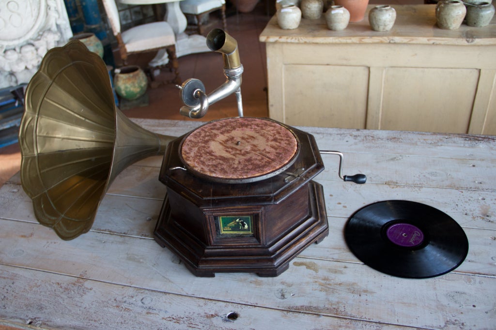 his masters voice gramophone original
