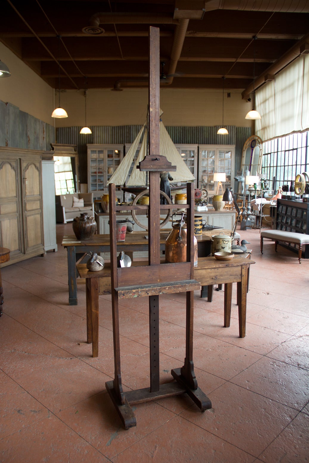 Antique pine artist's adjustable studio easel. Can extend past 9.0 feet.