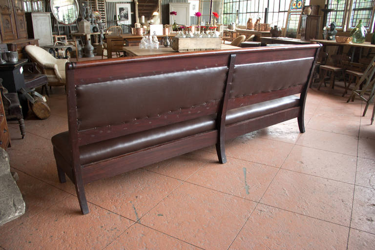 Beautiful antique mahogany railway bench with newly upholstered leatherette from Pennsylvania, USA