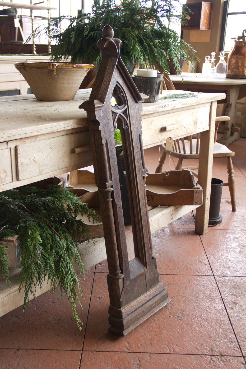 Antique Oak French Gothic Lancet Window In Good Condition In Calgary, Alberta