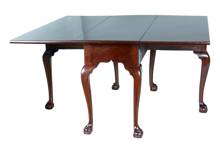 mahogany drop leaf dining table