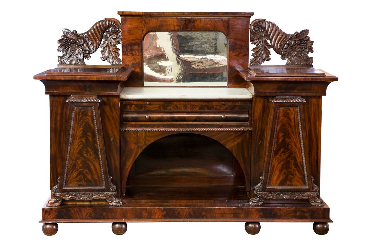 Classical Carved Mahogany Sideboard, Baltimore, circa 1820 In Excellent Condition In Providence, RI