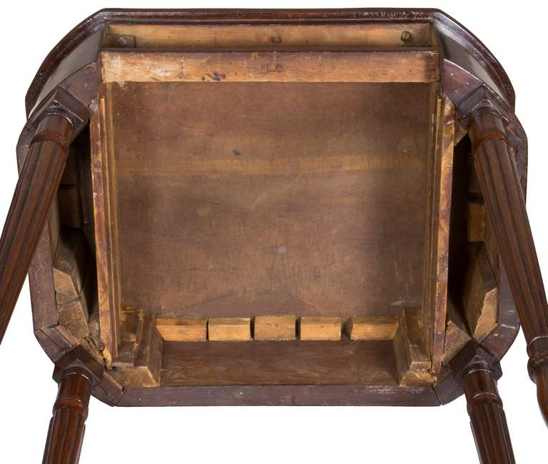 A Mahogany and Tiger Maple Octagonal Sheraton Sewing Table, Salem, MA, c.1800 attributed to Nehemiah Adams In Excellent Condition In Providence, RI