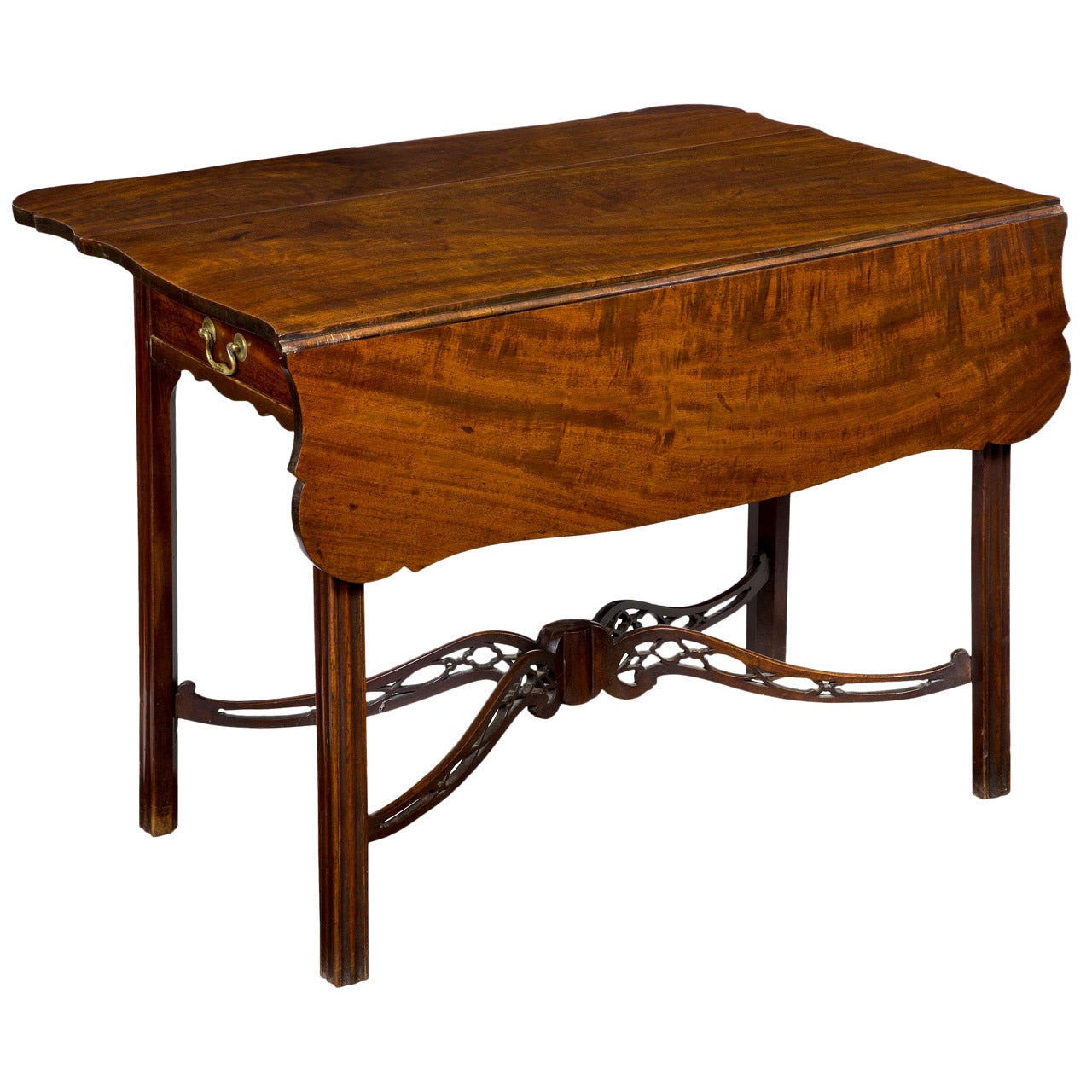 Mahogany Chippendale George II Pembroke Table Porringer Top, England, circa 1780 For Sale