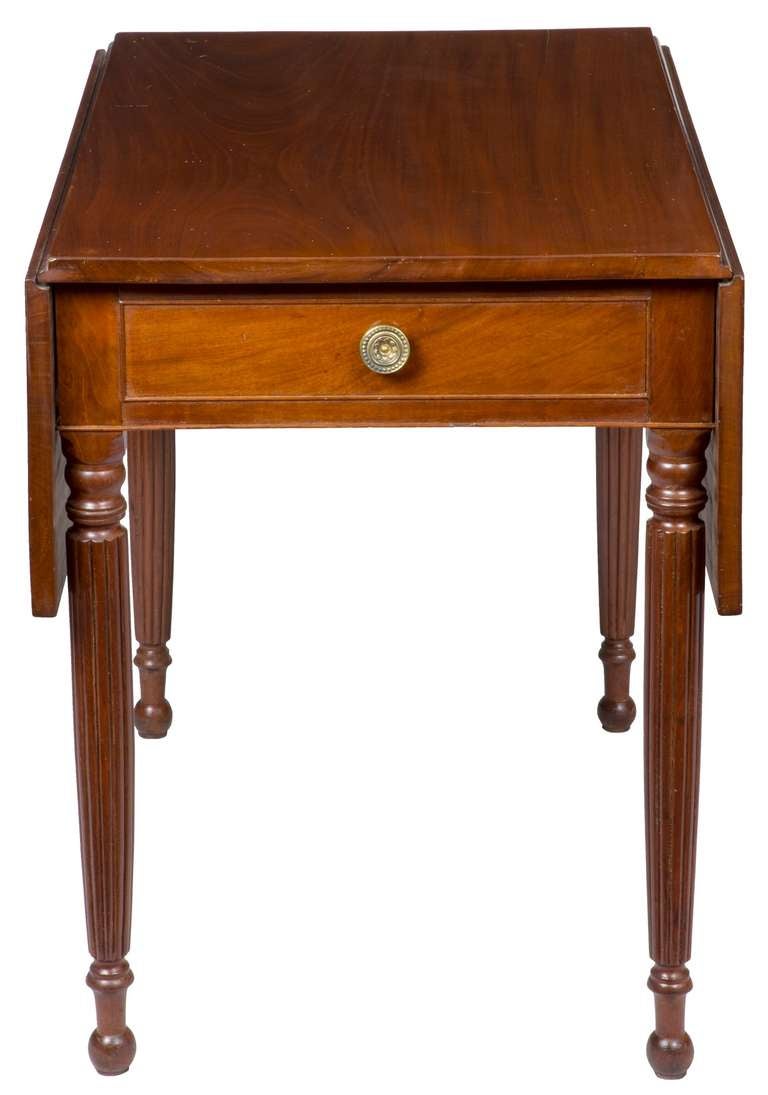 Fine Mahogany Sheraton Pembroke Table, circa 1810 For Sale 1