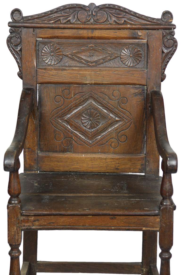 Carved Walnut William & Mary Wainscott or Panel Back Great Chair In Excellent Condition In Providence, RI