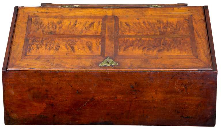 18th Century and Earlier Queen Anne Desk, Burled Walnut Veneer, Original Brasses, American, circa 1740 For Sale