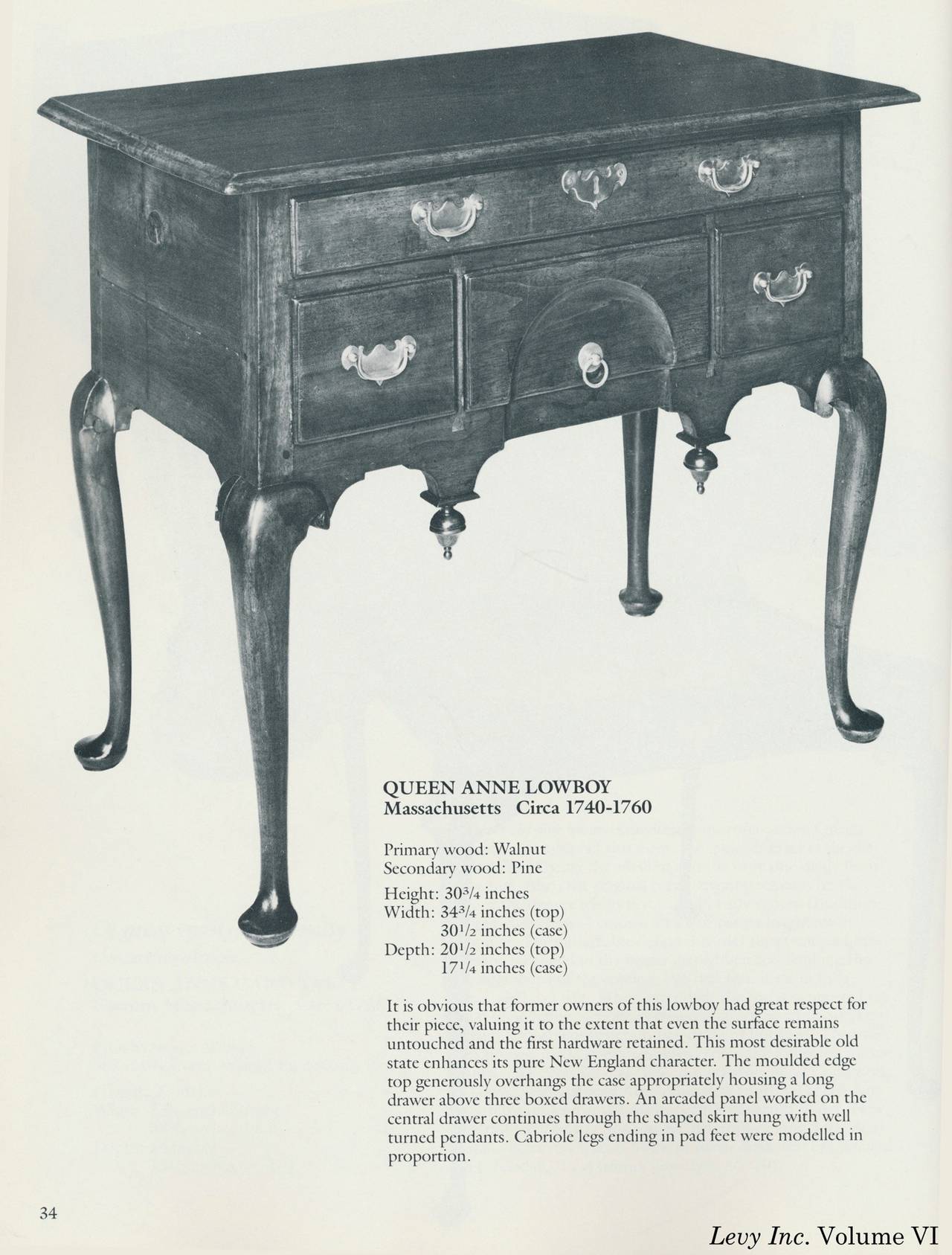 American Highly Figured Walnut Queen Anne Dressing Table or Lowboy, MA or RI, circa 1760 For Sale