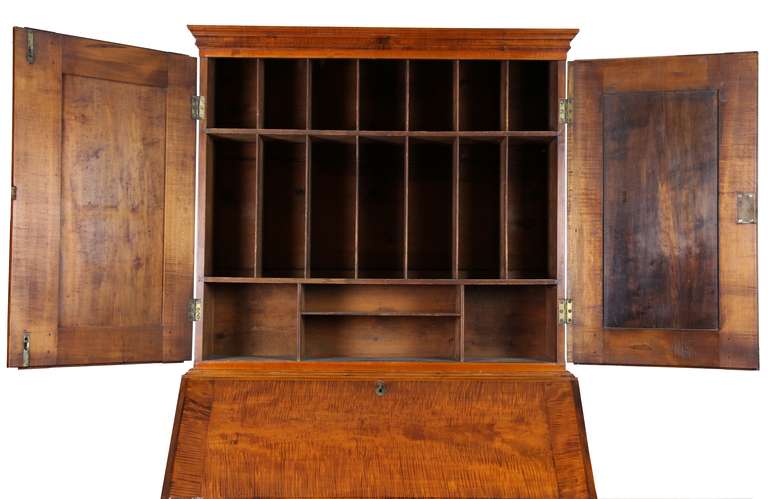 Chippendale Tiger Maple Desk with Bookcase, Newport, circa 1780 3