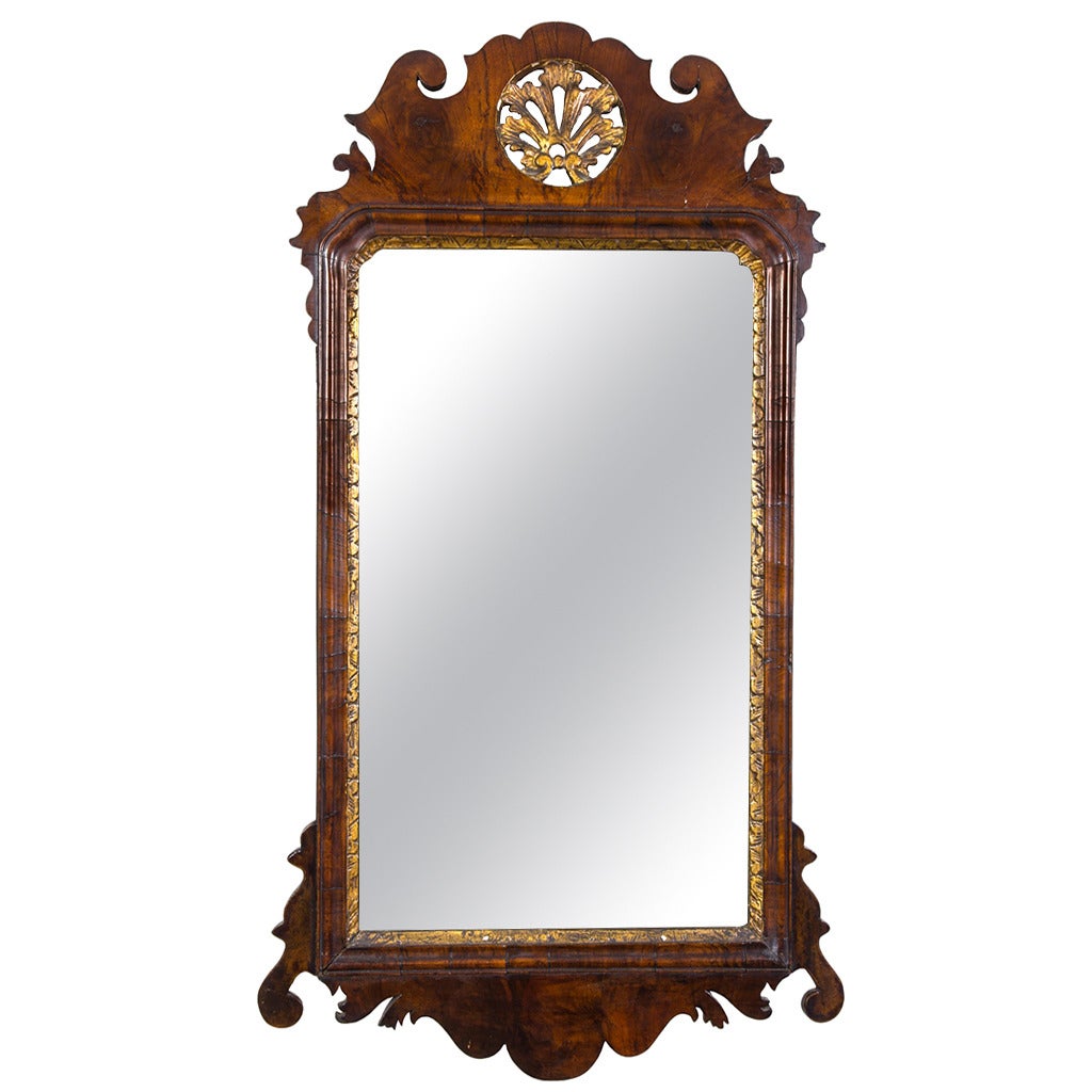 Fine Queen Anne Walnut Mirror, England, circa 1720