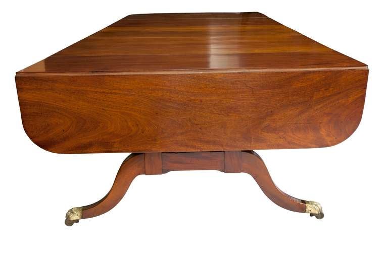 Rare Large Pedestal Mahogany Classical Harvest Table, Boston, circa 1820 In Excellent Condition In Providence, RI