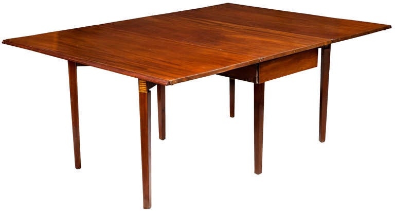 Federal Mahogany Hepplewhite Three-Part Banquet Dining Table, Southern In Excellent Condition In Providence, RI