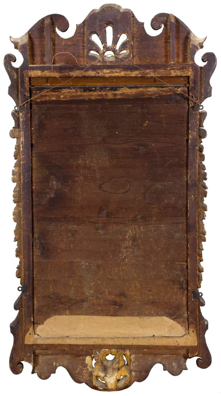 George III Walnut and Parcel-Gilt Mirror, England, circa 1760 In Excellent Condition For Sale In Providence, RI