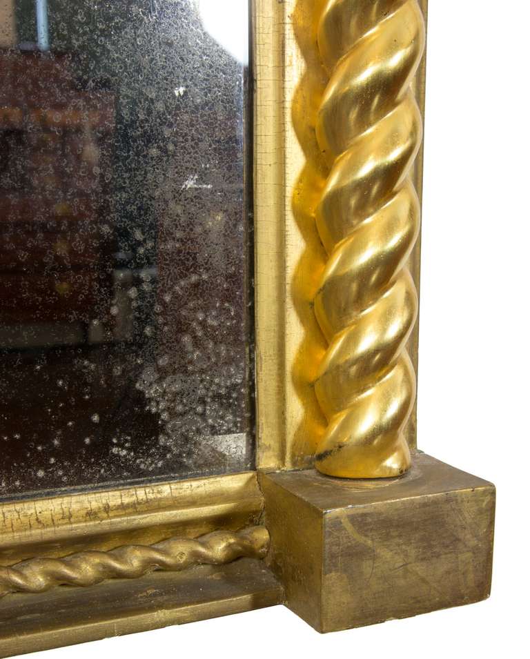 Carved Federal Gilt Mirror, circa 1810 In Excellent Condition In Providence, RI