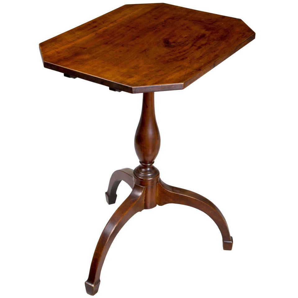Mahogany Federal Tilt-Top Table with Spider Legs For Sale