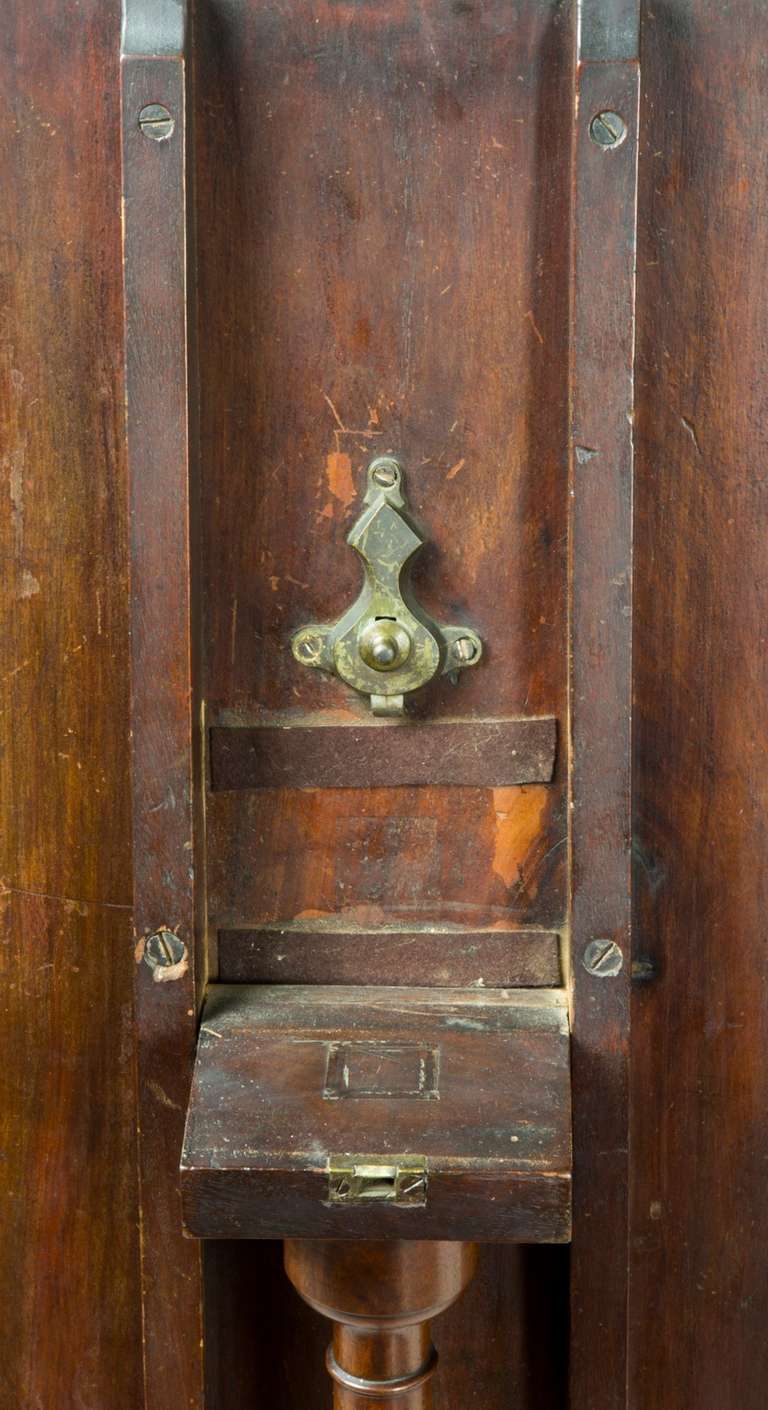 Mahogany Federal Tilt-Top Table with Spider Legs In Excellent Condition For Sale In Providence, RI