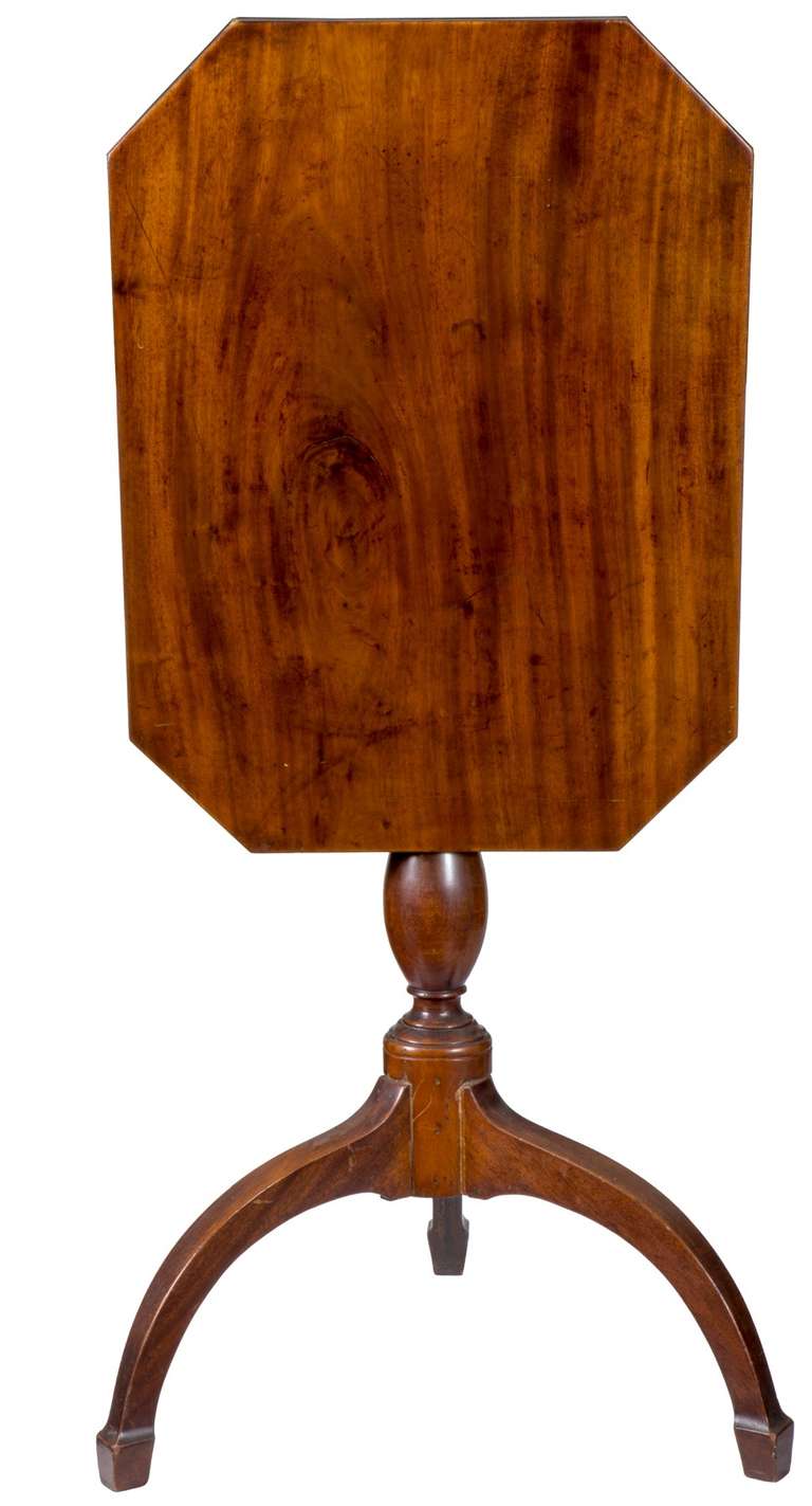 American Mahogany Federal Tilt-Top Table with Spider Legs For Sale