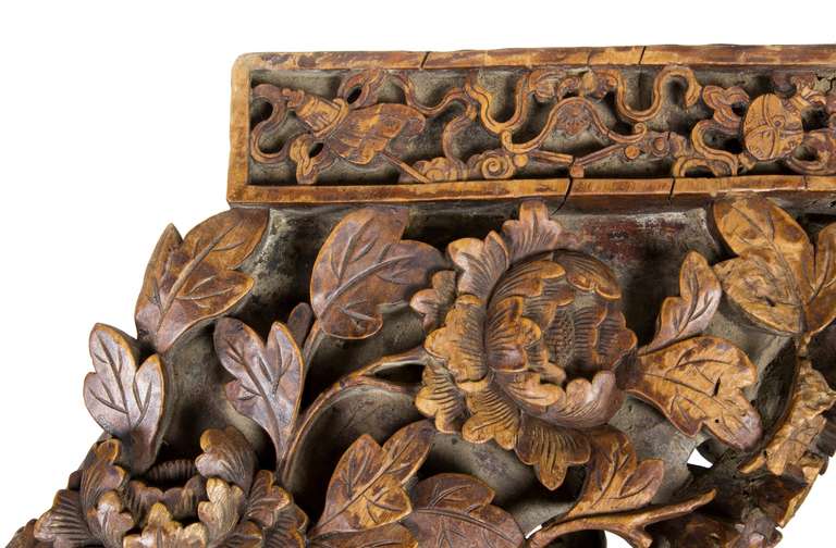 Anglo-Japanese Large Elaborately Carved Chinese or Japanese Bird Bracket, circa 1890-1910 For Sale