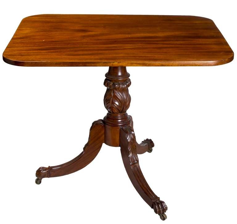 19th Century Large Mahogany Neoclassical Tilt-Top Table, New York, circa 1815 For Sale