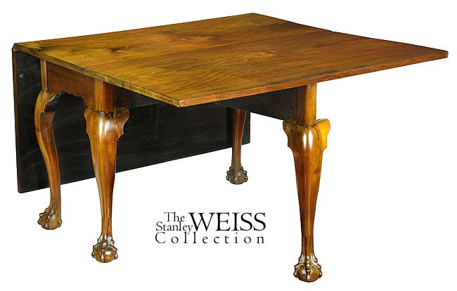Mahogany Chippendale Drop-leaf Table with Cabriole Legs