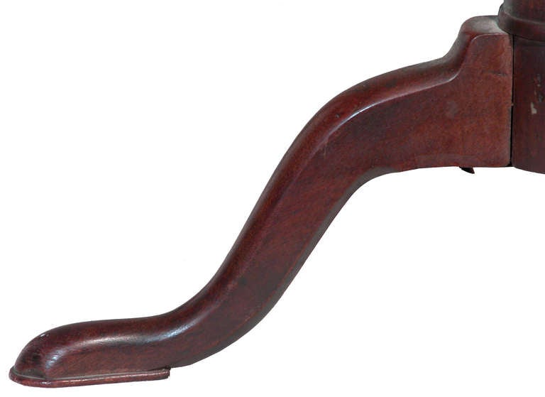 American Mahogany Dishtop Kettle Stand, Possibly Newport, circa 1760-1780 For Sale