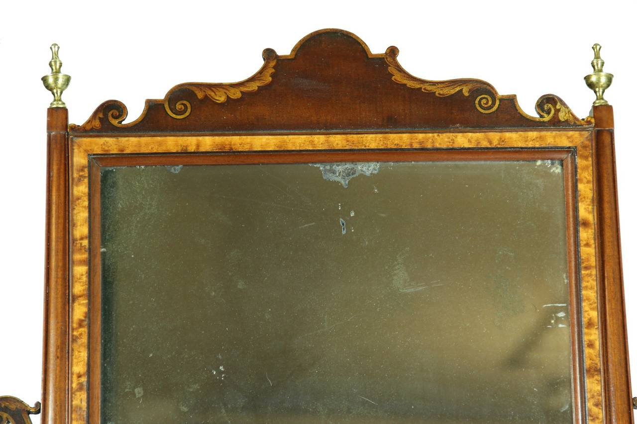 Federal Sheraton Bird's-Eye Dressing Table, Thomas Seymour, Boston, circa 1810 In Excellent Condition For Sale In Providence, RI