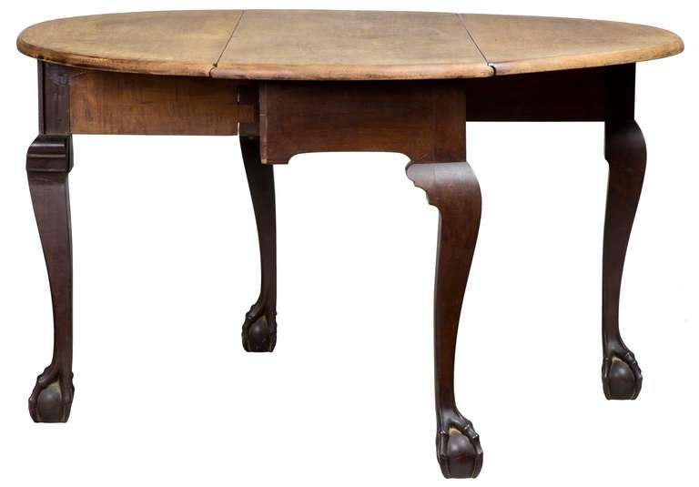 18th Century and Earlier Grand Carved Mahogany Chippendale Drop-Leaf Table, Newport, Rhode Island For Sale