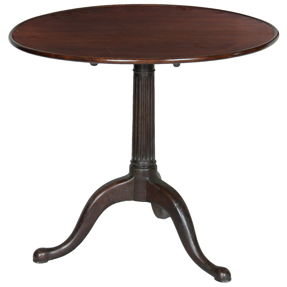 Dishtop Chippendale Tilt-Top Table with Reeded Column, Townsend Goddard School For Sale
