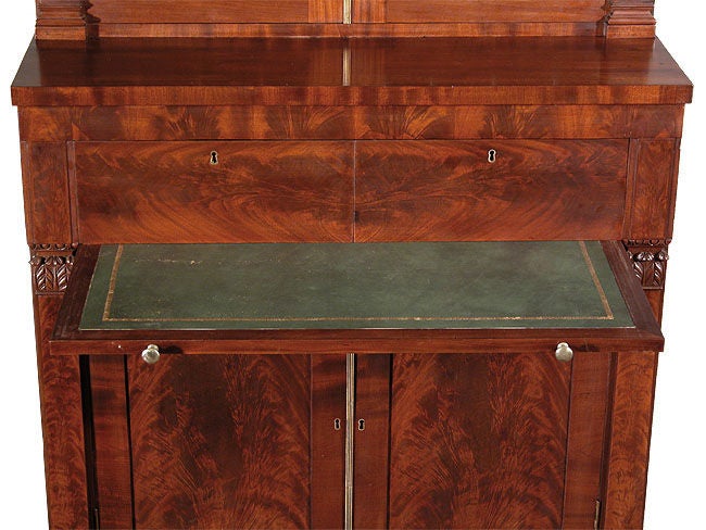 Fine Narrow Classical Secretaire Bookcase, New York In Excellent Condition For Sale In Providence, RI
