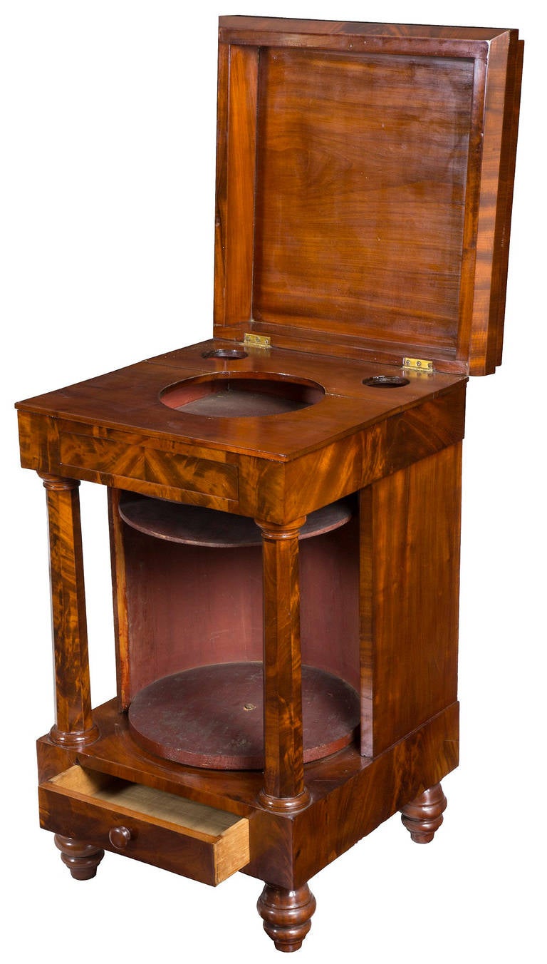 Mahogany Neoclassical Basin Stand with Columns, Boston, circa 1830-1840 In Excellent Condition For Sale In Providence, RI