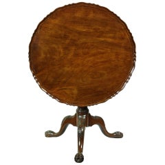 Antique Chippendale Mahogany Tilt-Top Table with Pie Crust Top, England, circa 1780