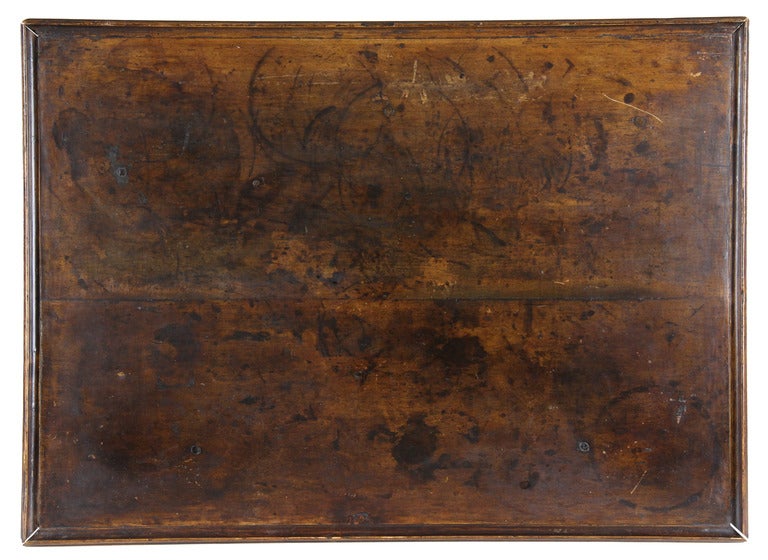 Queen Anne Walnut Tray Top Tea Table, probably New Hampshire, c.1730-60 1