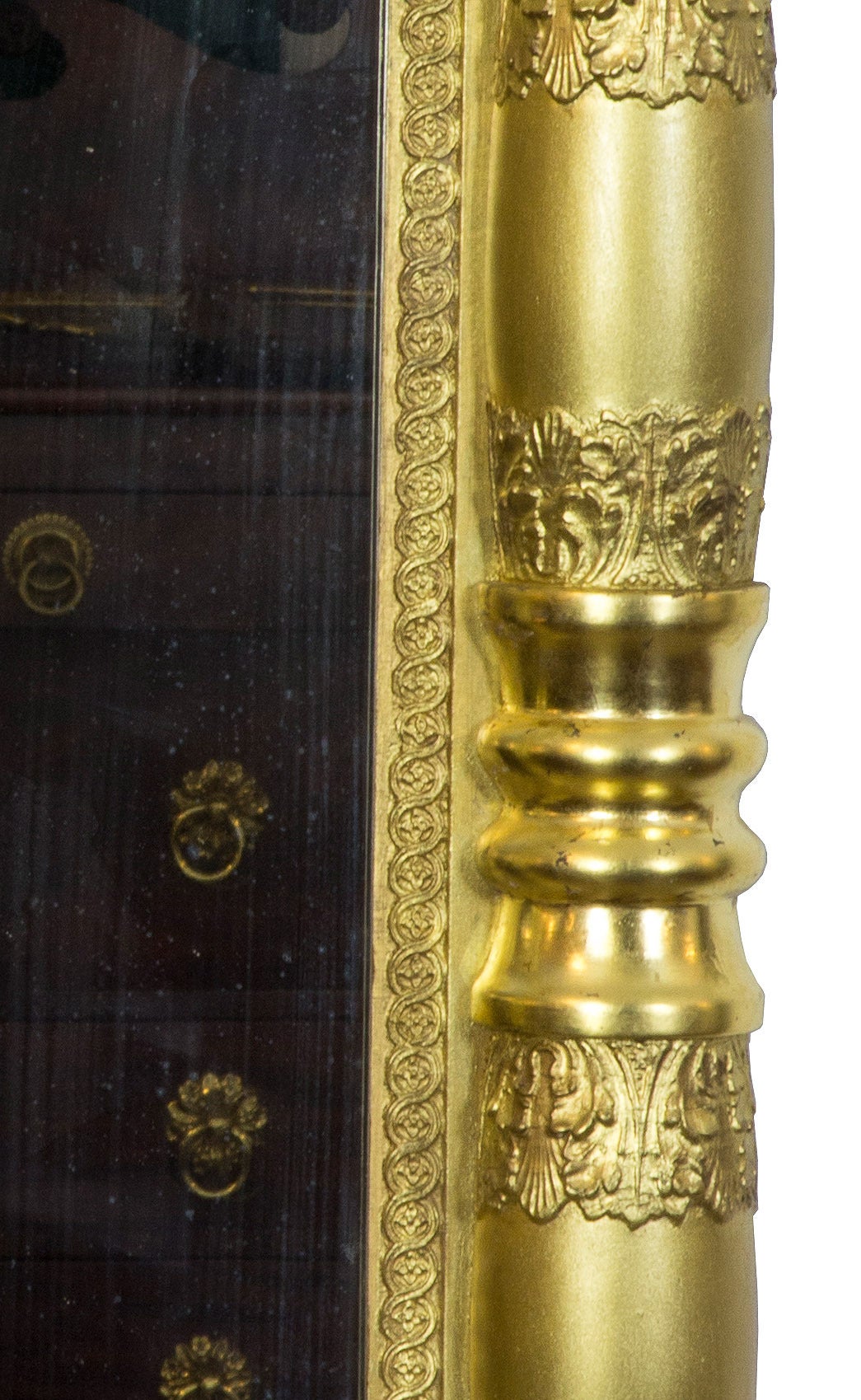 The gilding is in superb condition throughout and the detailed carving is of the best quality, making quite a statement above a table or in a hallway. The mirror is fully developed in the classical style of the period with nicely carved corner