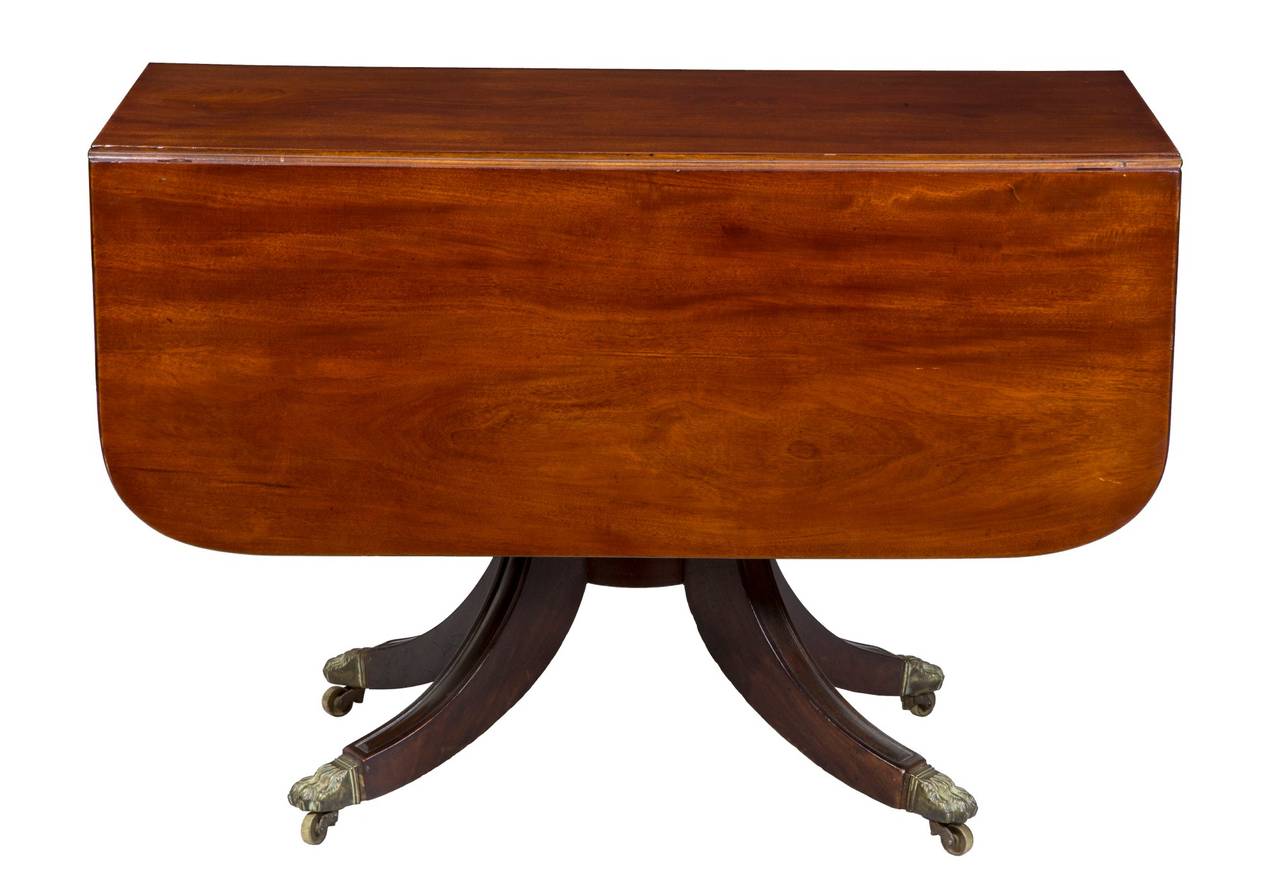American Classical Fine Classical Mahogany Pedestal Dining Room Table, Boston, circa 1820 For Sale