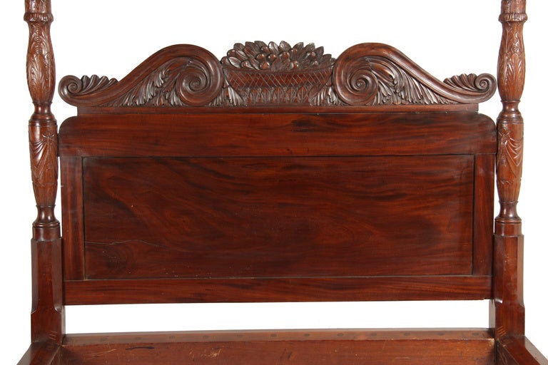 Neoclassical Carved Mahogany Classical 4-Post Bed, possibly Philadelphia, c.1810-20